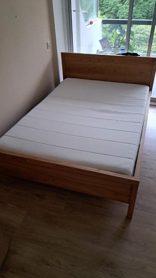 IKEA VESTERÖY Pocketveringmatras, middelhard 140x200 cm, Huis en Inrichting, Slaapkamer | Matrassen en Bedbodems, Zo goed als nieuw