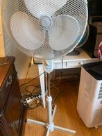 Gratis Witte Ventilator met Verstelbare Hoogte, Ophalen, Gebruikt, Statiefventilator