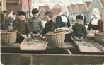 Volendam jongelui sorteren ansjovisch ansjovis klederdr 190, Verzenden, Voor 1920, Gelopen, Gelderland