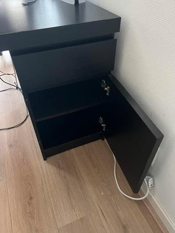 IKEA Malm bureau - Zwart beschikbaar voor biedingen