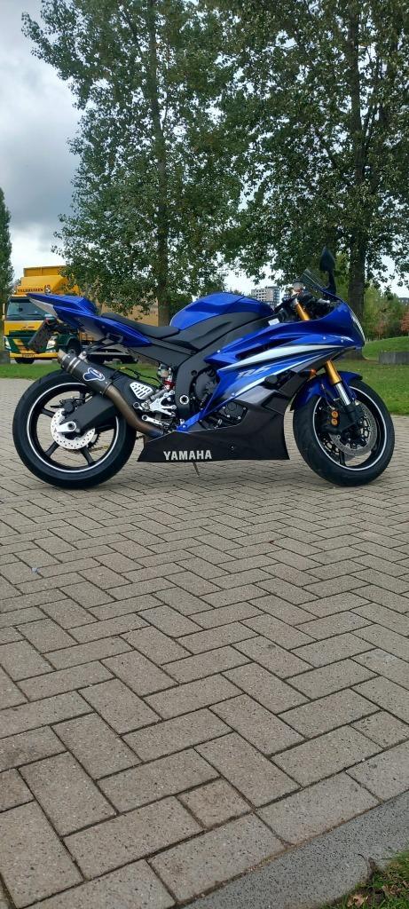 Zeer nette Yahama r6 te koop!!!, Motoren, Motoren | Yamaha, Particulier, Super Sport, meer dan 35 kW, 4 cilinders, Motorrijbewijs A