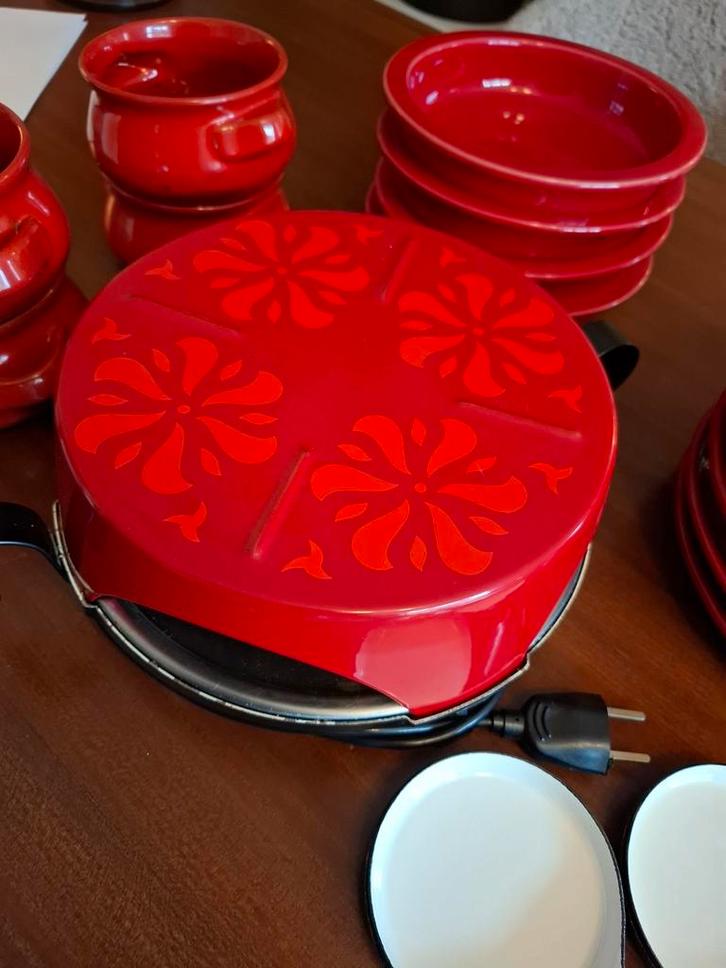 Gourmet / fondue Stockli Swiss made incl met borden retro, Verzamelen, Retro, Huis en Inrichting, Ophalen
