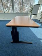 Diverse bureaus met kersenkleurige blad, Ophalen, In hoogte verstelbaar, Gebruikt, Bureau