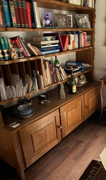 Houten Boekenkast/Dressoir beschikbaar voor biedingen