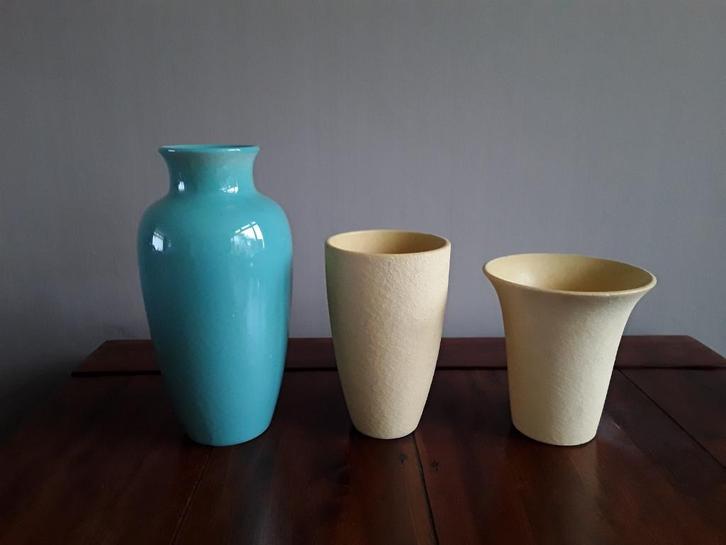 3 aardewerken vazen, retro mintgroen en zachtgeel, Huis en Inrichting, Woonaccessoires | Vazen, Zo goed als nieuw, Minder dan 50 cm