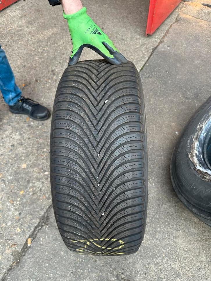 BMW X1 Winterbanden Michelin Alpine 5 + velgen - Zeer Goed!, Auto-onderdelen, Banden en Velgen, Banden en Velgen, Winterbanden