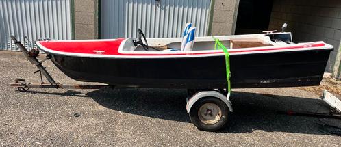 Boot polyester en 3,75 m lang en 1,50 m breed met trailer, Watersport en Boten, Bootonderdelen, Gebruikt, Overige typen, Motorboot