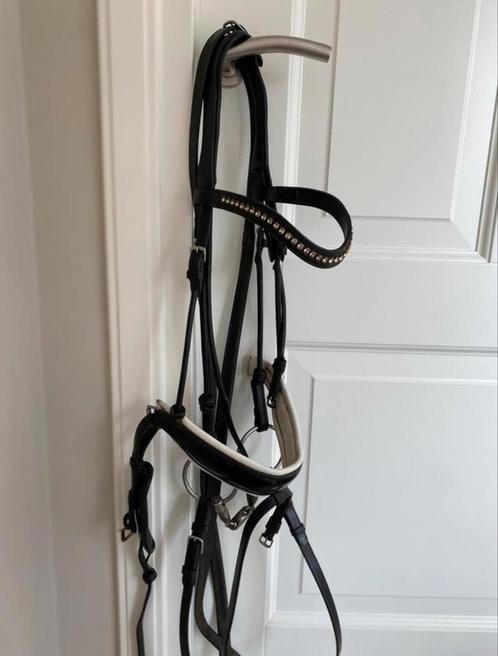 Dy’on trenshoofdstel swarovski frontriem wit onderlegd, Dieren en Toebehoren, Paarden en Pony's | Hoofdstellen en Tuigage, Zo goed als nieuw