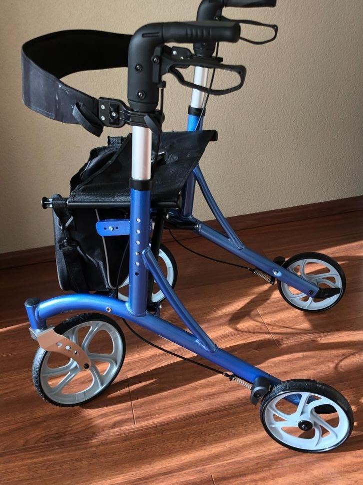 Rollator, Thuasne New Design blauw, Diversen, Rollators, Zo goed als nieuw, Lichtgewicht, Opvouwbaar, Ophalen