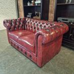 Originele Chesterfield Creswell 2-Zits Bank – Rood, Huis en Inrichting, Banken | Bankstellen, 150 tot 200 cm, Chesterfield, Ophalen of Verzenden