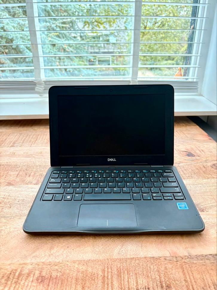 Dell Latitude 3190 Zwart inclusief laptophoes en oplader, Computers en Software, Windows Laptops, Zo goed als nieuw, 11 inch, SSD