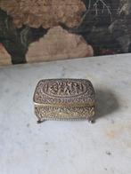 Verzilverd bewerkt sieradendoosje foreign, Antiek en Kunst, Ophalen of Verzenden