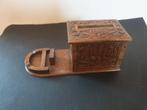Vintage. 2 houten en 1 kunststof sigarettendispenser., Ophalen of Verzenden, Zo goed als nieuw, Overige typen