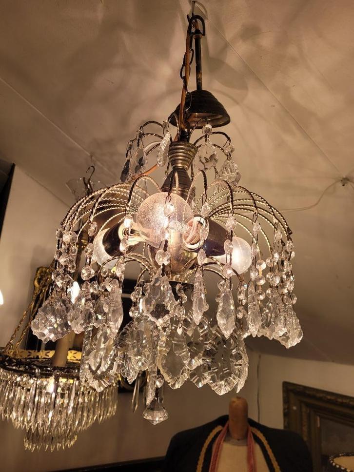 Zeer oude plafondlamp kristallen pegels rond model foto 1en2, Huis en Inrichting, Lampen | Plafondlampen, Zo goed als nieuw, Glas