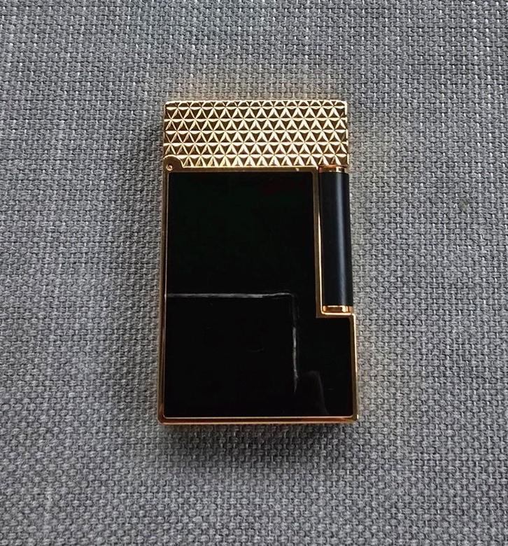 Prachtige S.T. Dupont Aansteker Goud Onyx Zwart Ligne 2, Verzamelen, Rookartikelen, Aanstekers en Luciferdoosjes, Nieuw, Aansteker
