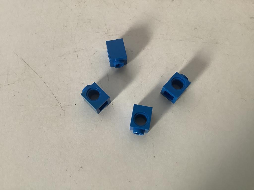 Lego technic steen 1x1 met gat blauw, Kinderen en Baby's, Speelgoed | Duplo en Lego, Ophalen of Verzenden, Gebruikt, Losse stenen