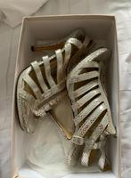 Jimmy Choo schoenen, Kleding | Dames, Schoenen, Jazlyn, Beige, Dansschoenen, Ophalen of Verzenden