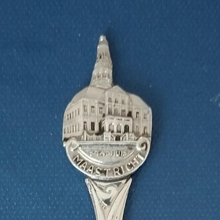 verzilverd lepeltje Stadhuis Maastricht (DEMET), Antiek en Kunst, Antiek | Bestek, Ophalen of Verzenden