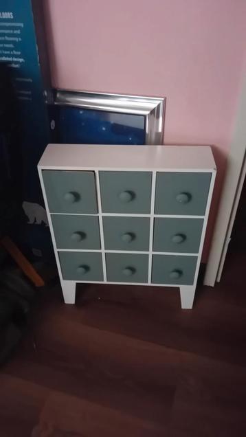Kastje met 9 lades