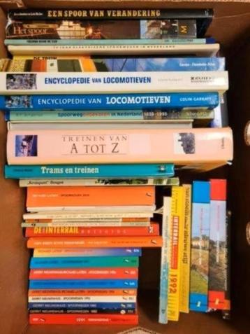 Treinen boeken. beschikbaar voor biedingen