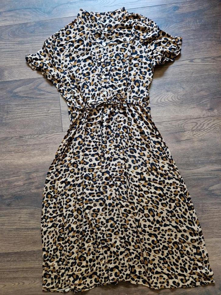 Mooie middellange jurk met panterprint - Maat L, Kleding | Dames, Jurken, Nieuw, Bruin, Onder de knie, Ophalen of Verzenden