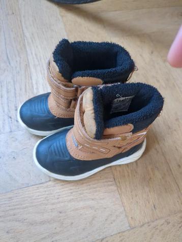 mooie snowboots maat 23 beschikbaar voor biedingen