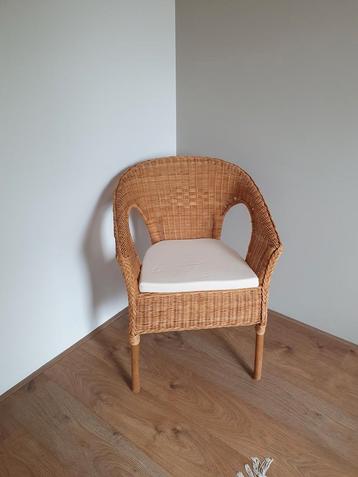 Rieten stoel  beschikbaar voor biedingen
