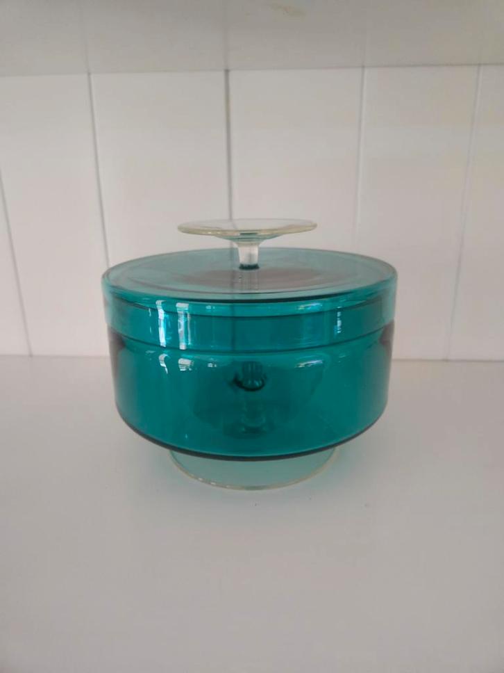 Vintage glazen schaal met deksel, Huis en Inrichting, Woonaccessoires | Schalen en Manden, Zo goed als nieuw, Schaal, Rond, Glas