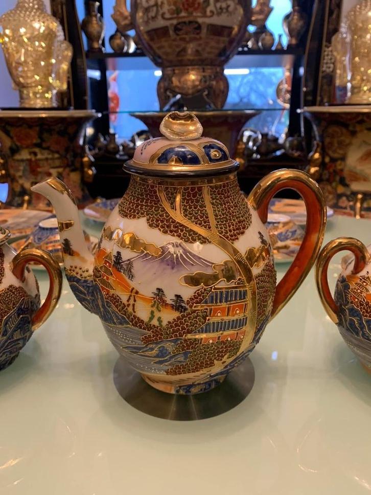 3 JAPANESE TEA SETS OF SATSUMA GOLD GILDED HIGHLY ART, Antiek en Kunst, Antiek | Servies compleet, Ophalen