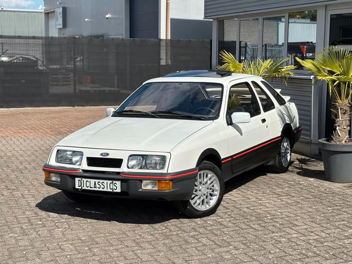 Ford Sierra XR4i 2.8 V6 1983!!, Auto's, Ford, Bedrijf, Sierra, Benzine, Handgeschakeld, Wit, Grijs, Stof, Achterwielaandrijving