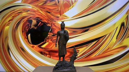 GREATLY VINTAGE SAKYAMUNI BUDDHA IN SOLID BRONZE, Antiek en Kunst, Kunst | Niet-Westerse kunst, Ophalen