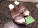 Crocs Colorblock Slippers Maat 37/38, Kleding | Dames, Bruin, Ophalen of Verzenden, Zo goed als nieuw, Crocs