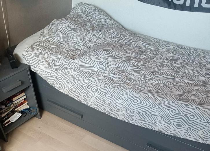 Slaapkamer set bed, bureau en nachtkastje, Huis en Inrichting, Slaapkamer | Complete slaapkamers, Gebruikt, Eenpersoons, Ophalen