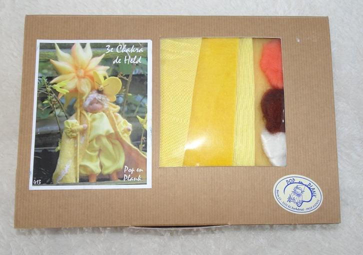 Groot viltpakket De Held – 3e Chakra – Pop en Plank, Hobby en Vrije tijd, Vilt, Nieuw, Figuurtje(s), Wolvilt, Ophalen of Verzenden