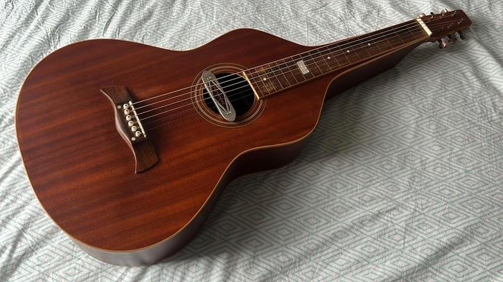 Bediaz Deltoluxe mahogany deep weissenborn, Muziek en Instrumenten, Snaarinstrumenten | Gitaren | Elektrisch, Gebruikt, Hollow body