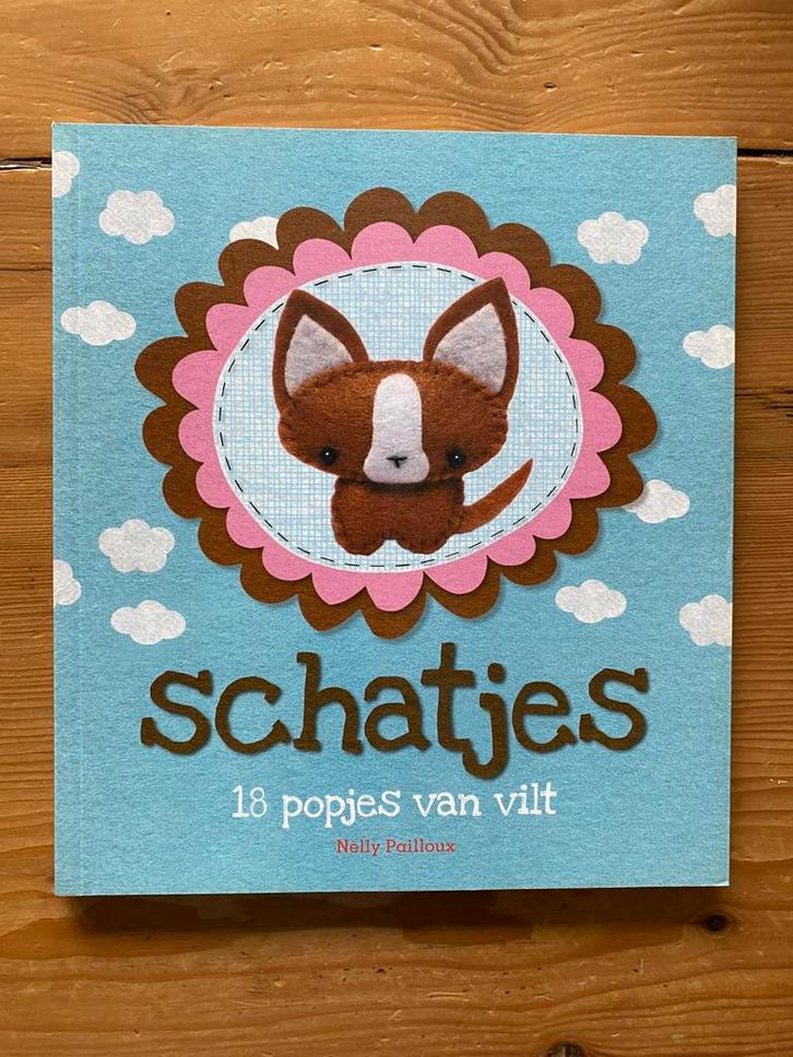 Schatjes - Nellie Pailloux - 18 popjes van vilt, Boeken, Hobby en Vrije tijd, Zo goed als nieuw, Tekenen en Schilderen, Ophalen of Verzenden