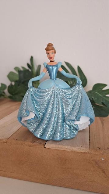 Assepoester Disney figuur beschikbaar voor biedingen
