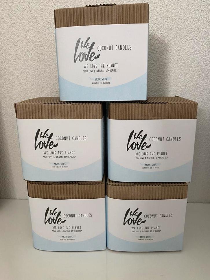We love the planet coconut candle 5 stuks, Huis en Inrichting, Woonaccessoires | Kandelaars en Kaarsen, Nieuw, Minder dan 25 cm