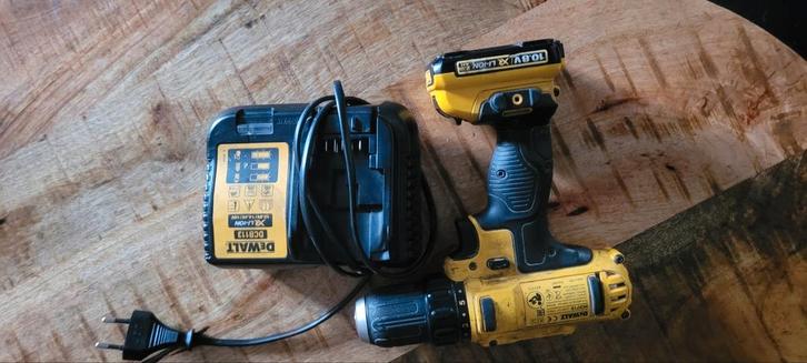 DeWalt DCD710 10.8V Boormachine + Accu + Lader, Doe-het-zelf en Verbouw, Gereedschap | Boormachines, Boormachine, Ophalen