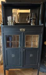 Brocante kastje, antieke kast, vintage meidenkast zwart VdlM, Ophalen, 1 of 2 laden, Oud dienstbodekastje, oude halkast, unieke salonkast