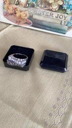 Ring, Sieraden, Tassen en Uiterlijk, Ringen, 18 tot 19, Ophalen of Verzenden, Zo goed als nieuw, Dame