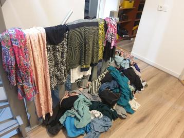 Enorm meiden pakket vele jurken broeken jassen shirts beschikbaar voor biedingen