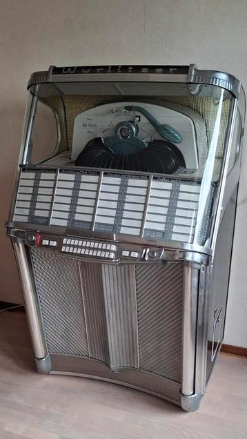 mooie, oudere, gerestaureerde Wurlitzer model 1900 jukebox beschikbaar voor biedingen