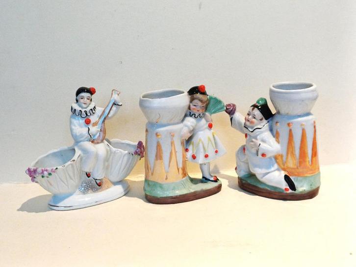3 X art deco beeldje, vaasje, pierrot, pierrette, Antiek en Kunst, Antiek | Porselein, Ophalen of Verzenden