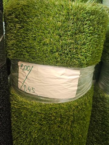 Kunstgras coupon 35mm poolhoogte 7.00 x 1.45 nu €120,- beschikbaar voor biedingen