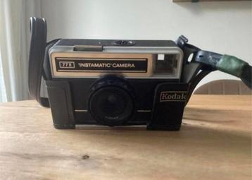 Oude Kodak Instamatic camera 77X beschikbaar voor biedingen