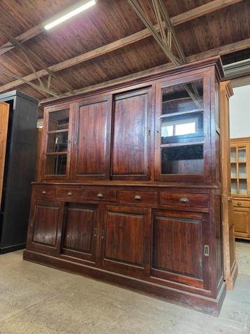 Prachtige buffetkast / boekenkast / vitrinekast / winkelkast beschikbaar voor biedingen