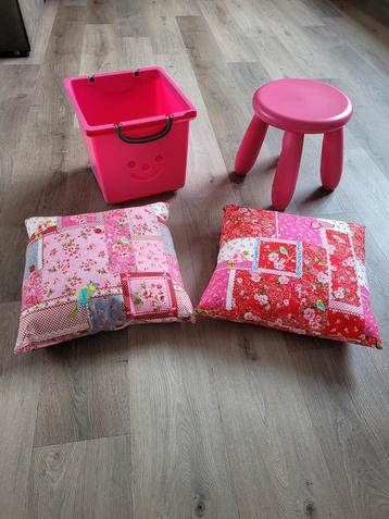 Te koop: leuke spullen voor in een meisjes kamer  beschikbaar voor biedingen