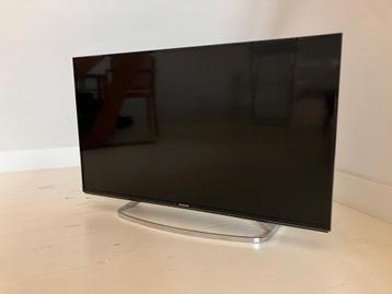 Smart televisie 40 inch Panasonic tx40-fxx689 beschikbaar voor biedingen