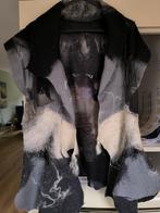 Handgevilt hesje van schapenwol met zijde op chiffon, Maat 38/40 (M), Zwart, Ophalen of Verzenden, Handwerk